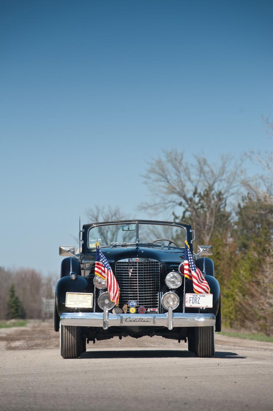  Cadillac V16 Presidential Convertible Parade Limousine by Fleetwood 1938 года  (фото 54 из 57)